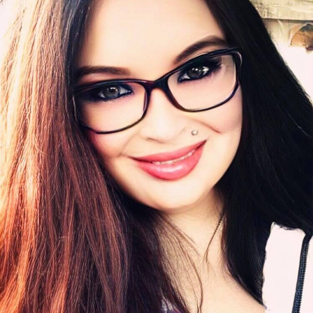 Meet your Posher, Emaleigh